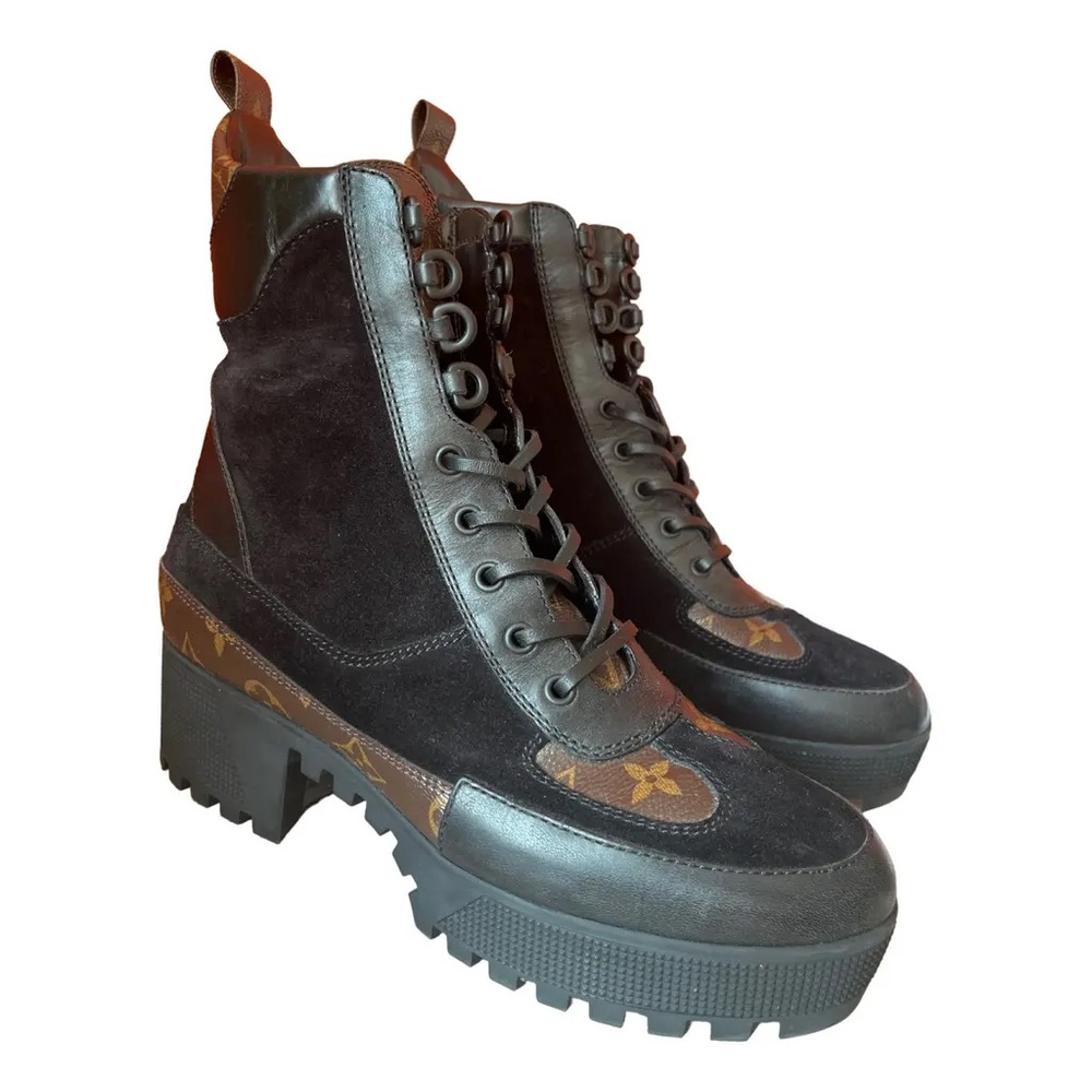 Louis Vuitton Monogram Lauréate Desert Boots